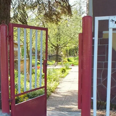In Doebroekoez Mit Privatem Pool By Interhome Prázdninový dům Dobrokoz