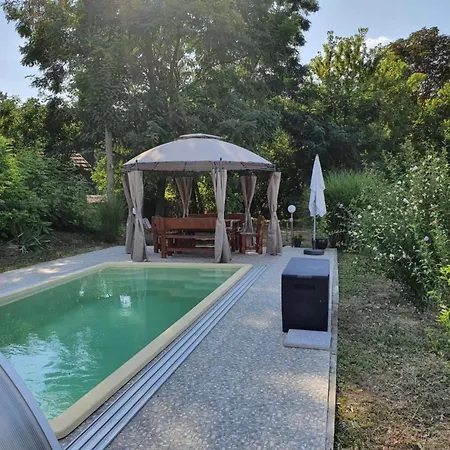 In Doebroekoez Mit Privatem Pool By Interhome Prázdninový dům Dobrokoz