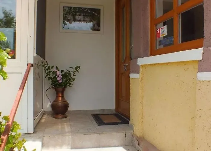 In Doebroekoez Mit Privatem Pool By Interhome Сasa de vacaciones *