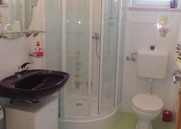 In Doebroekoez Mit Privatem Pool By Interhome Сasa de vacaciones
